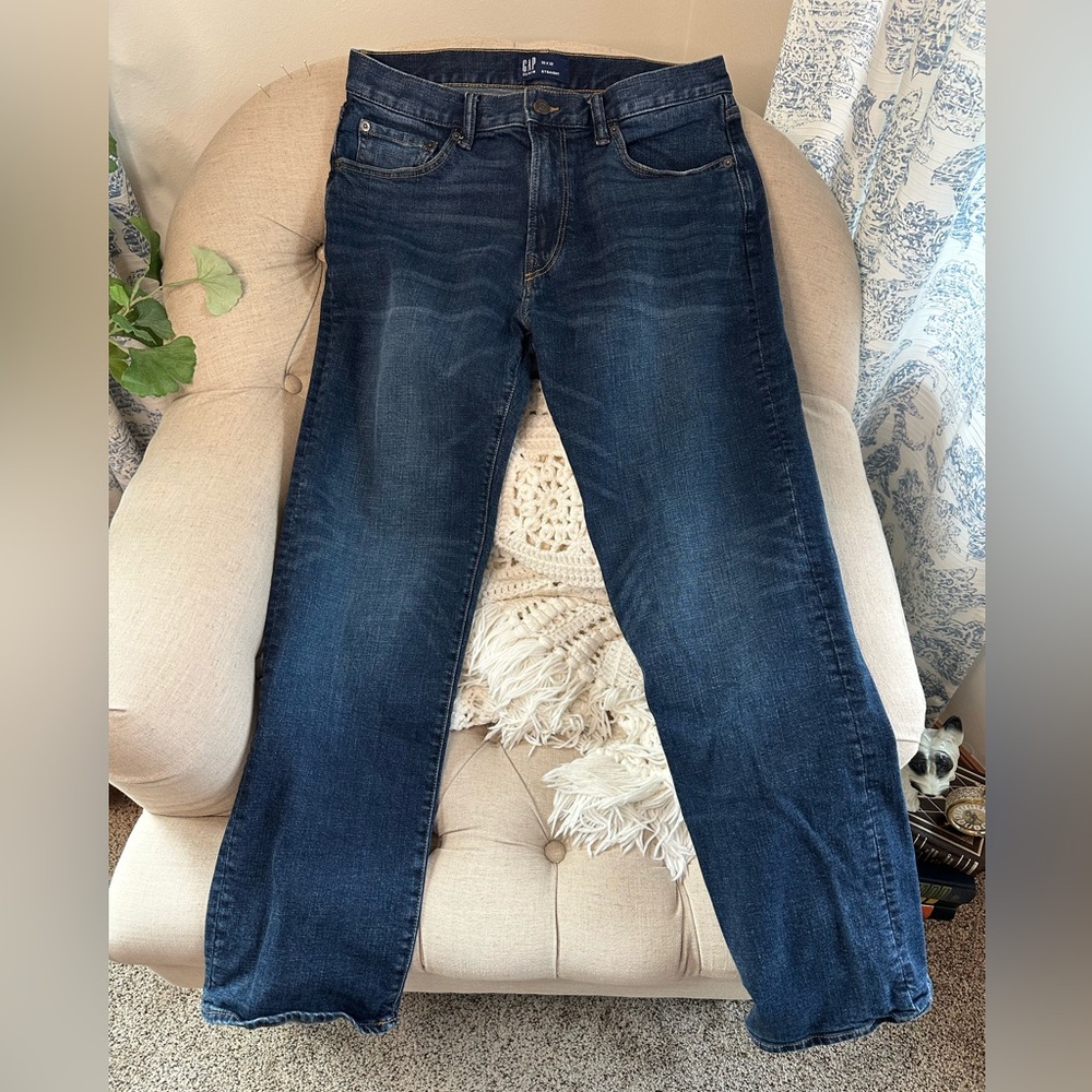 GAP men’s straight jeans, dark wash, size 33x32